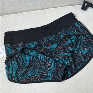 Lulu lemon Black and Teal Pattern Short